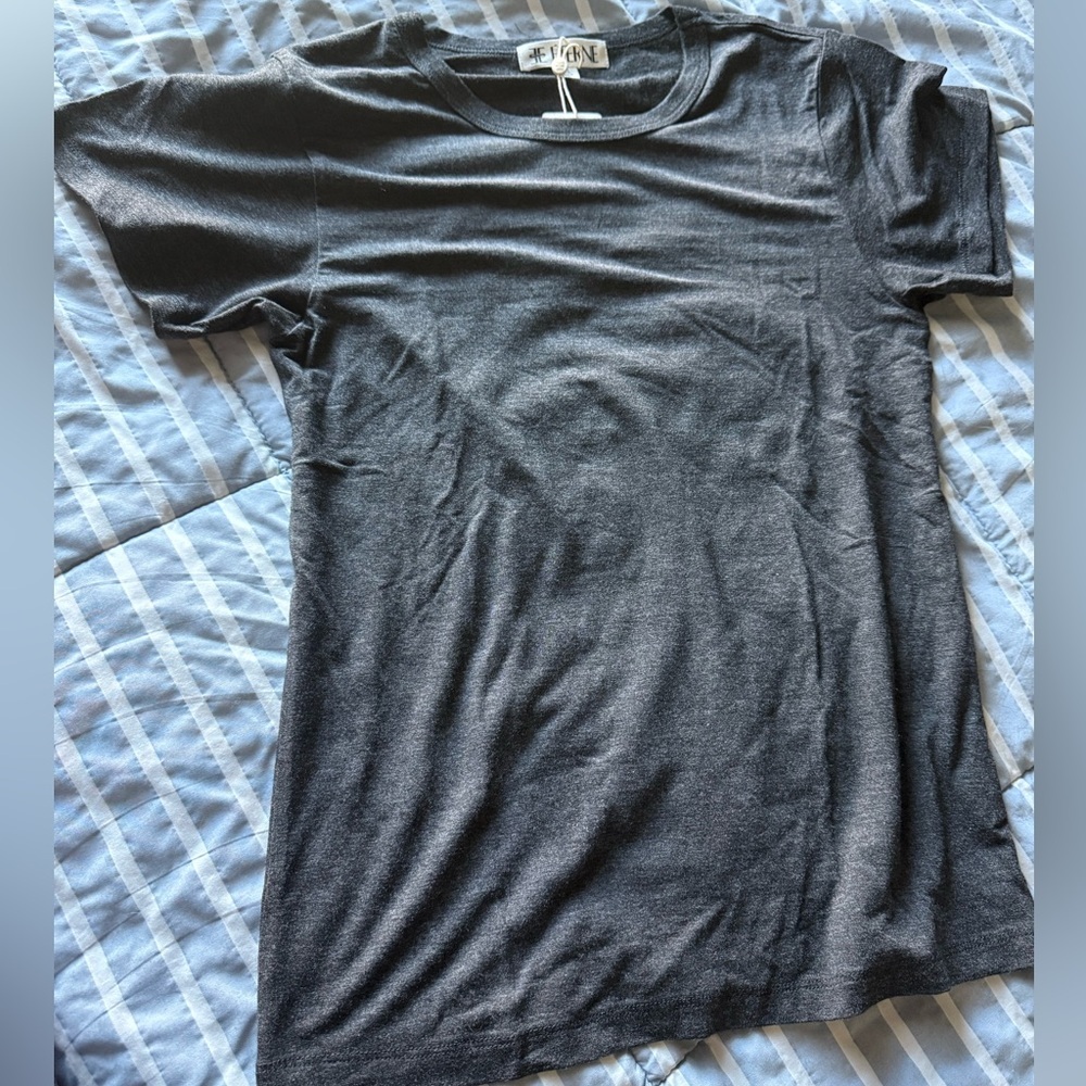 Eterne Fitted short sleeve crewneck T-shirt NWT